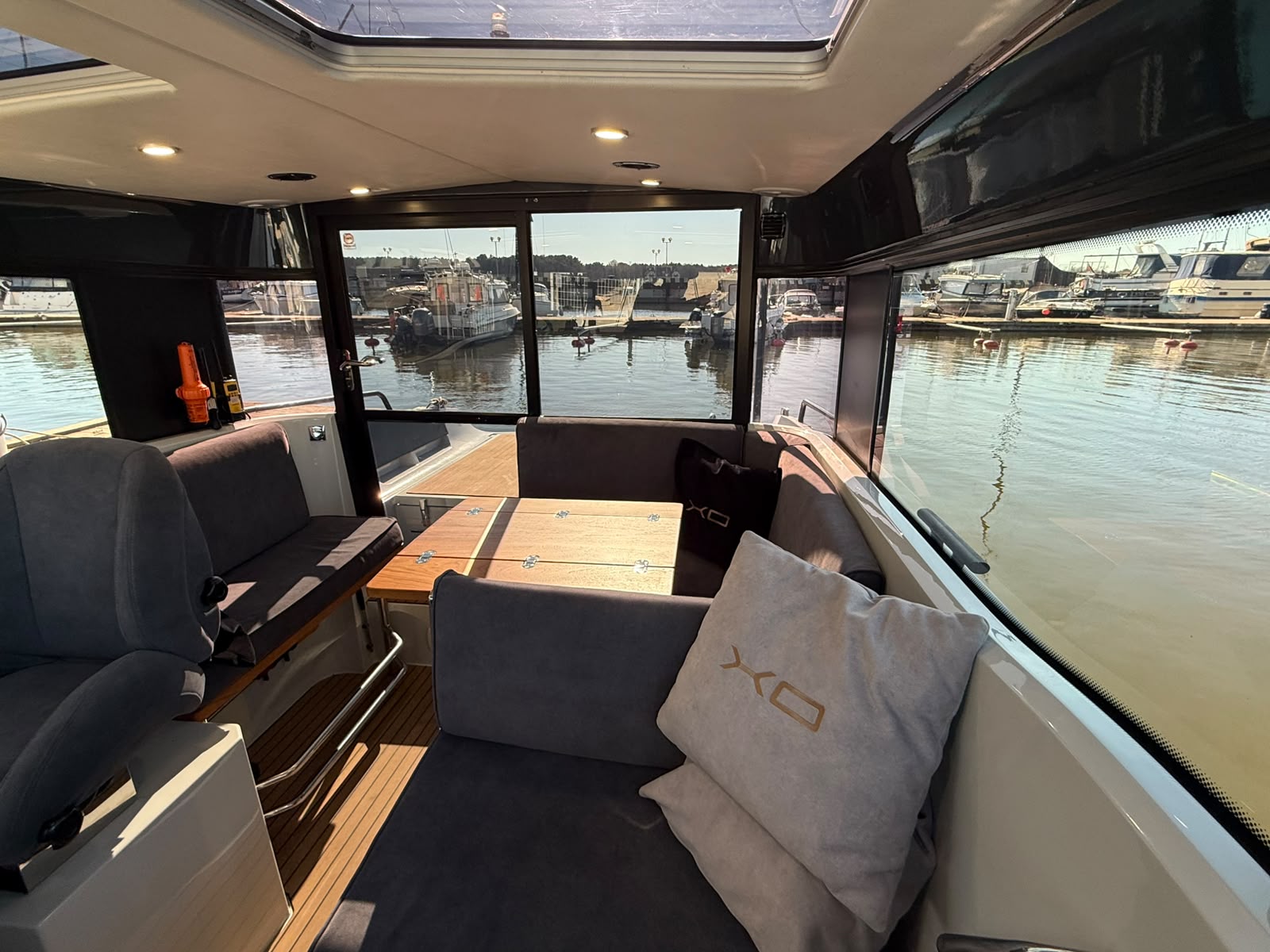 XO 270 RS Cabin med Volvo Penta 300 HK från 2015 / 5 986 kr/mån - Bild 8