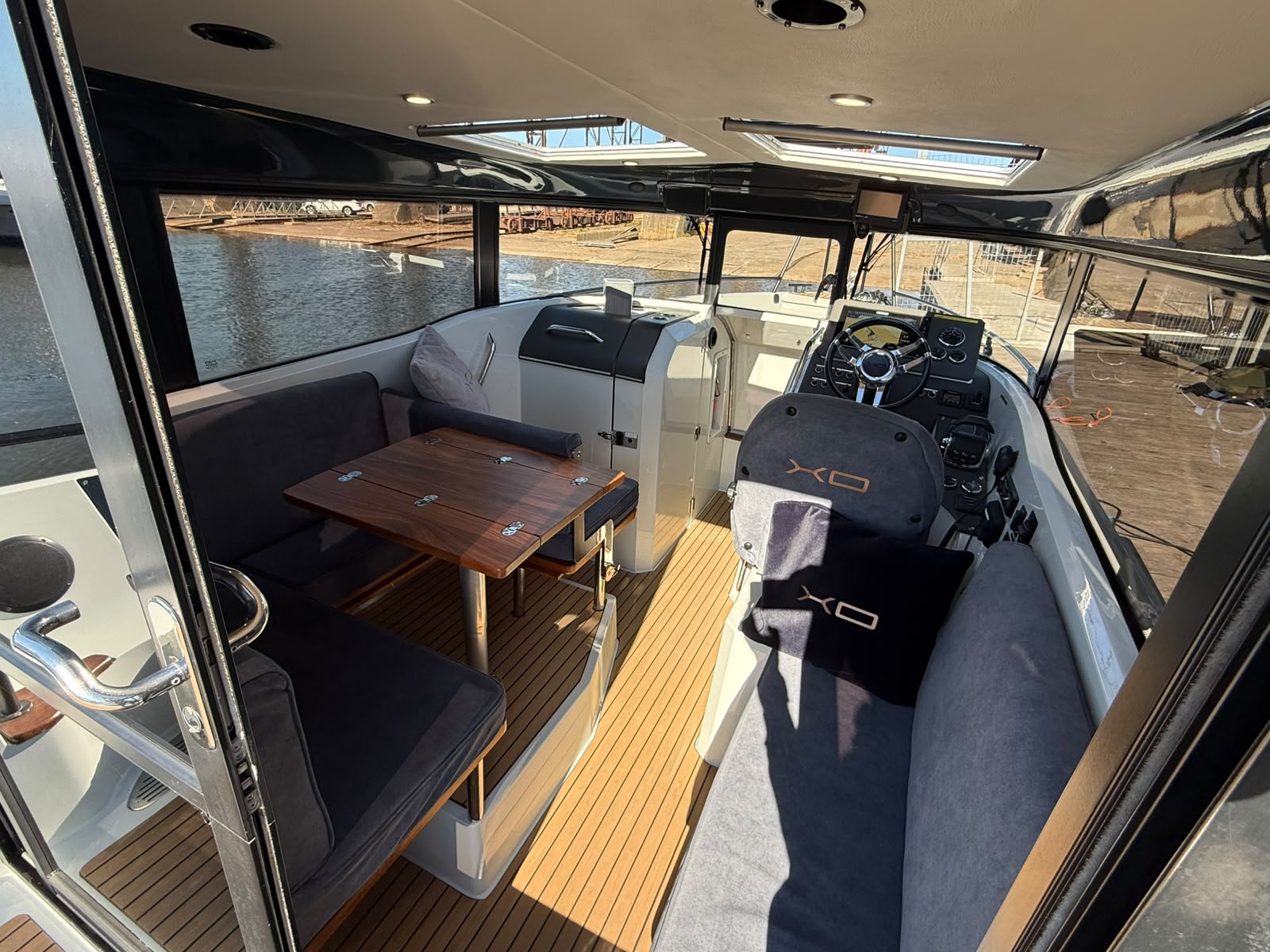 XO 270 RS Cabin med Volvo Penta 300 HK från 2015 / 5 986 kr/mån - Bild 17