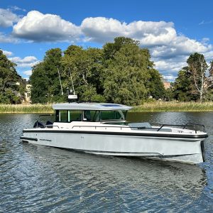 Axopar 37 XC Cross Cabin med 2 x Mercury 300 hk från 2022 / Brabus Line