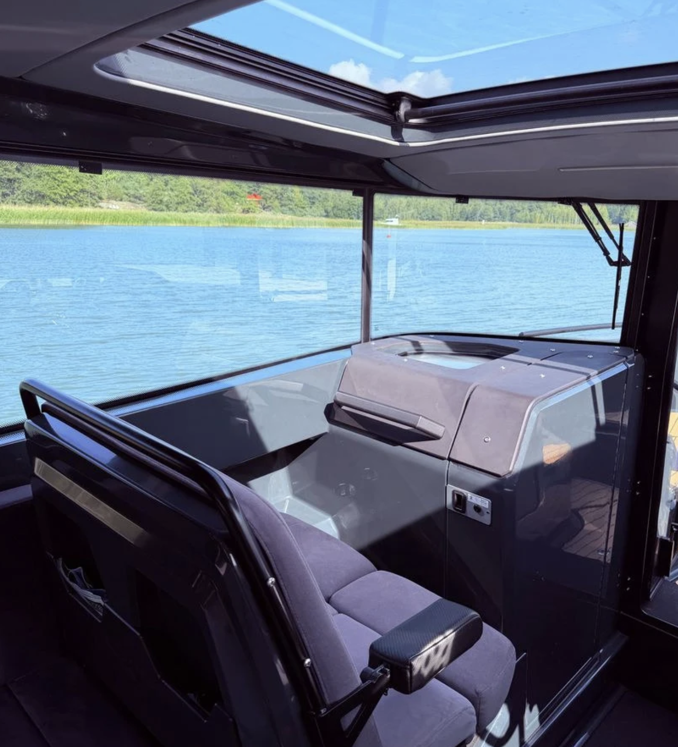 XO EXPLR 9 med Mercury 300 hk från 2022 / 7 894 kr/mån - Bild 12