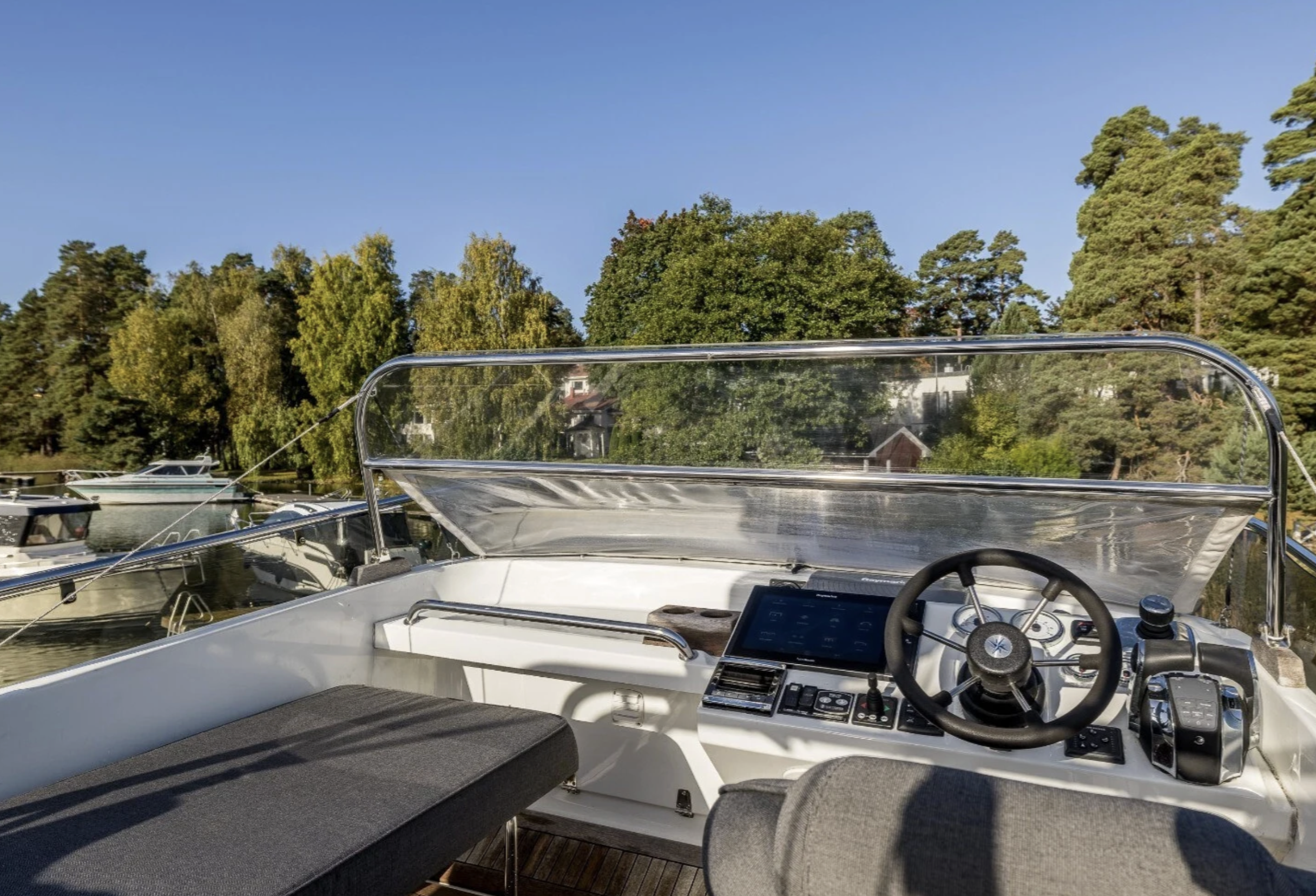 Targa 37 HighFly CFC med MerCruiser 2 x 370 HK från 2016 - Bild 3