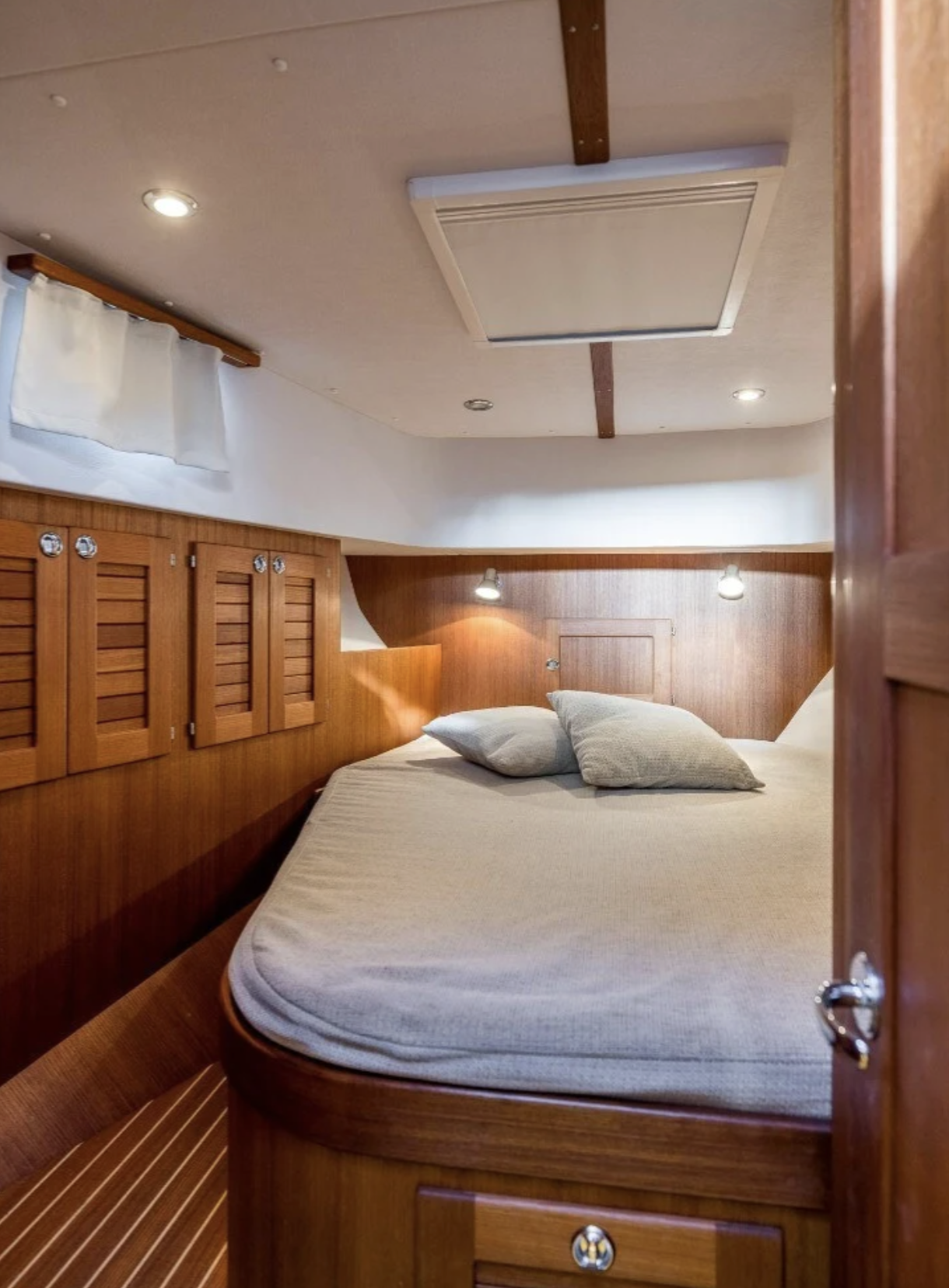 Targa 37 HighFly CFC med MerCruiser 2 x 370 HK från 2016 - Bild 18