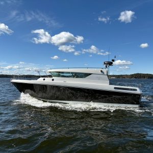 Delta 34 SW med 2 x Volvo Penta D4-300 från 2011 / 9 356 kr/mån